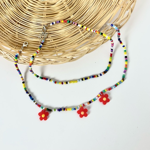 NWT Y2K Beaded Set of 2 Necklaces with Flowers - Picture 2 of 2
